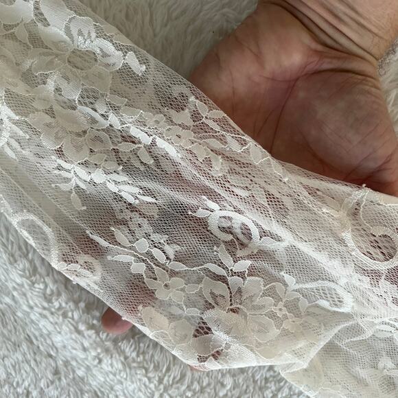 Express Women's Cream V Neck Long Sleeve Lace Arms Pullover‎ Blouse Size Medium - Picture 9 of 9